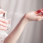 Parfüm Nerelere Sıkılmalı? Kalıcı ve Etkili Parfüm Kullanım Rehberi